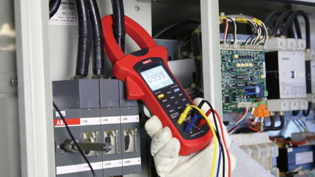 UNI-T UT243 Power and Harmonics Clamp Meter